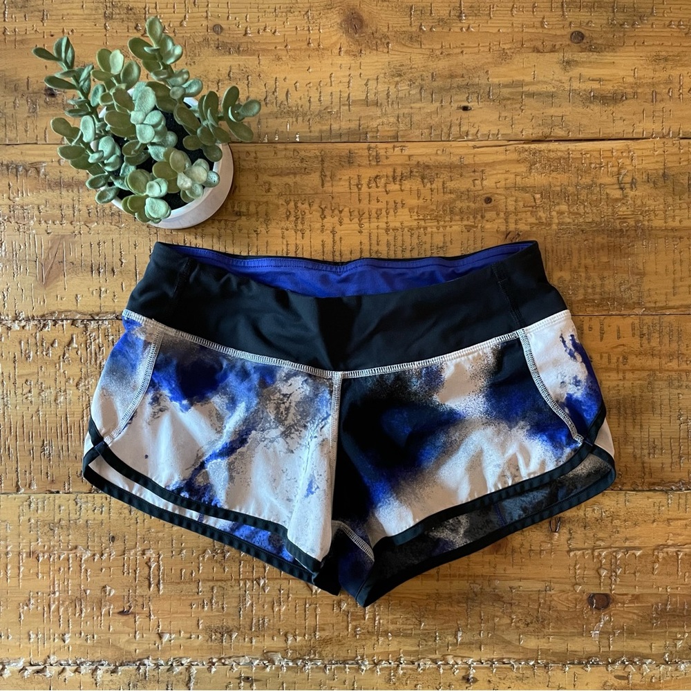 Lululemon Speed Up Low Rise Lined Shorts - 2.5” inseam - size 4 - space tie dye